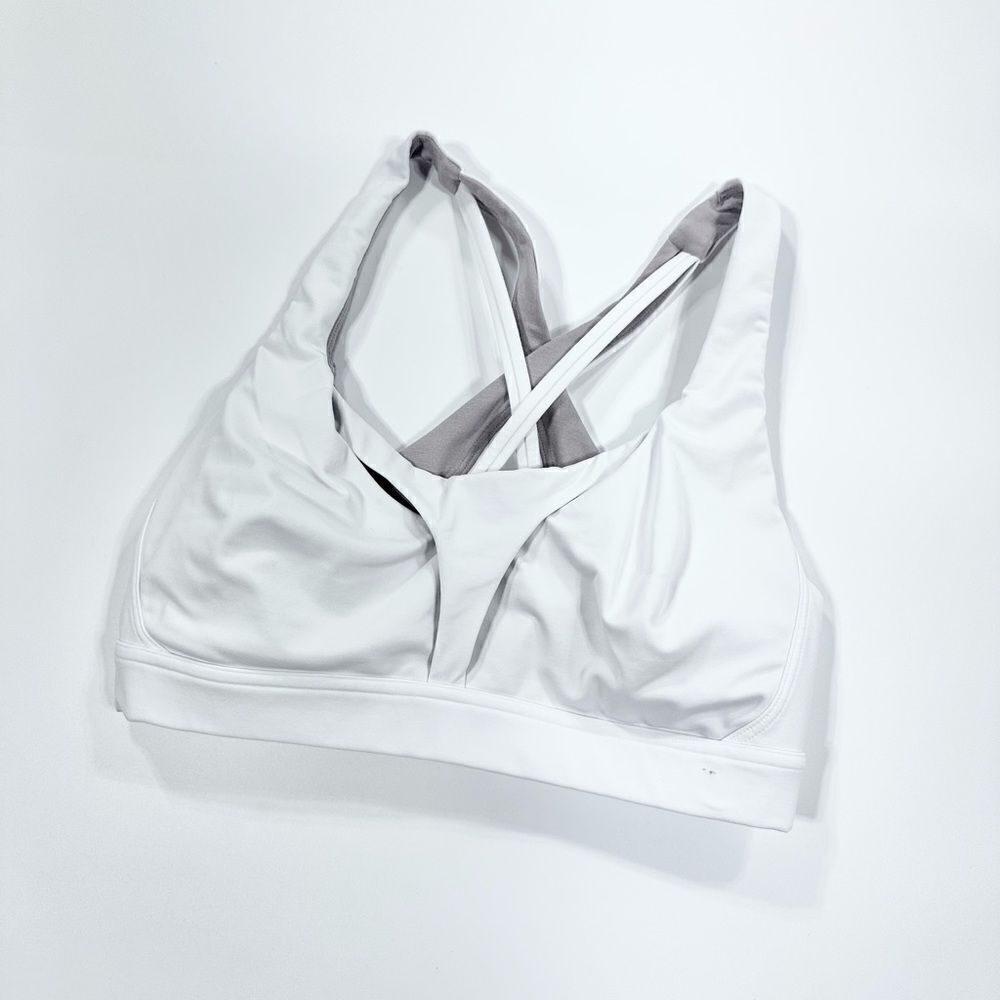 Lululemon white Stash it All bra 8 C/D